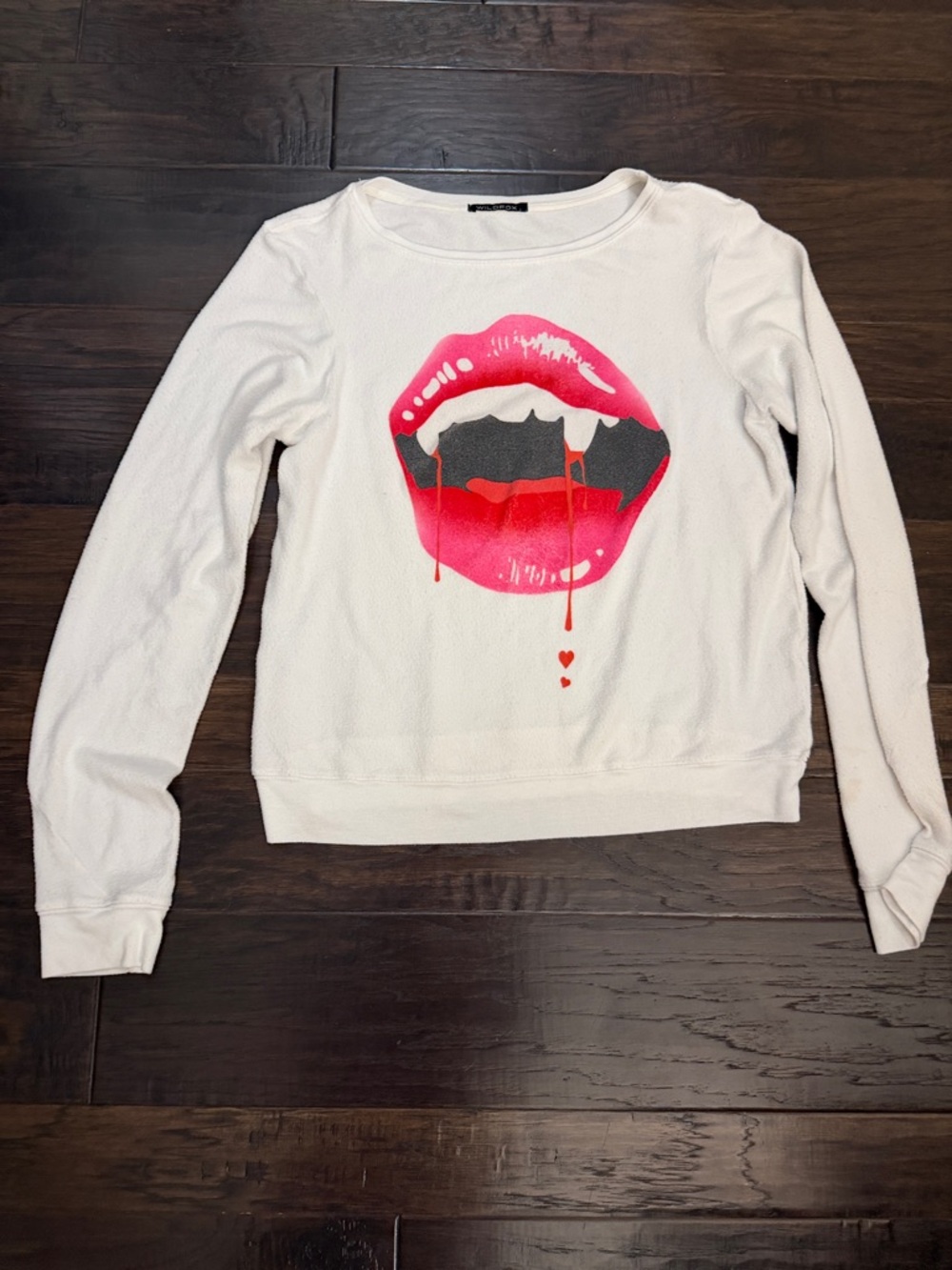 Wildfox White Love Bites Lip Vampire Fangs Baggy Beach Sweater Good Condition